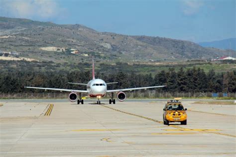 hermes pafos airport flight status.